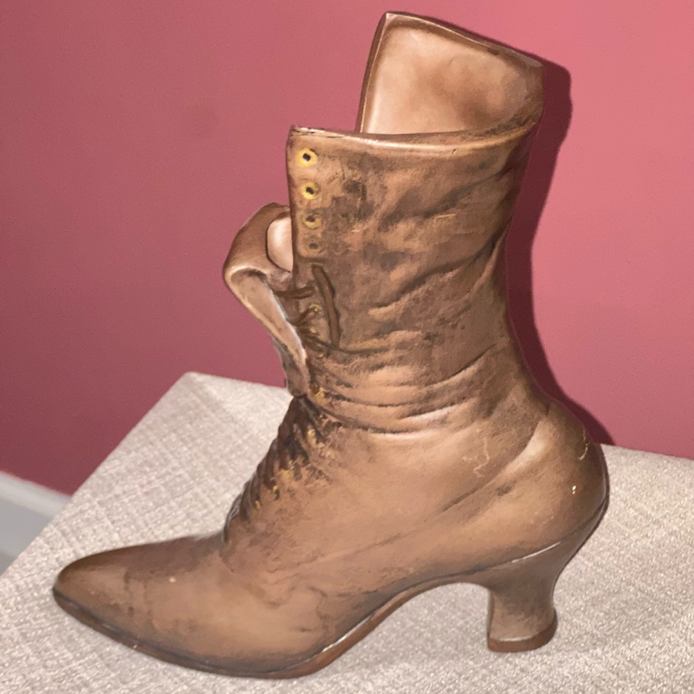 Vintage-Style Bronze Victorian Lace-Up Boot Decor Vase - Picture 4 of 9